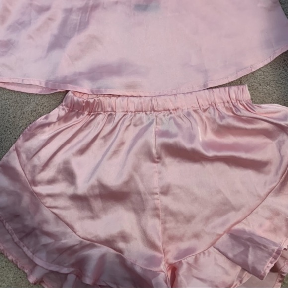 Pretty little thing matching pyjama set. - Picture 3 of 3